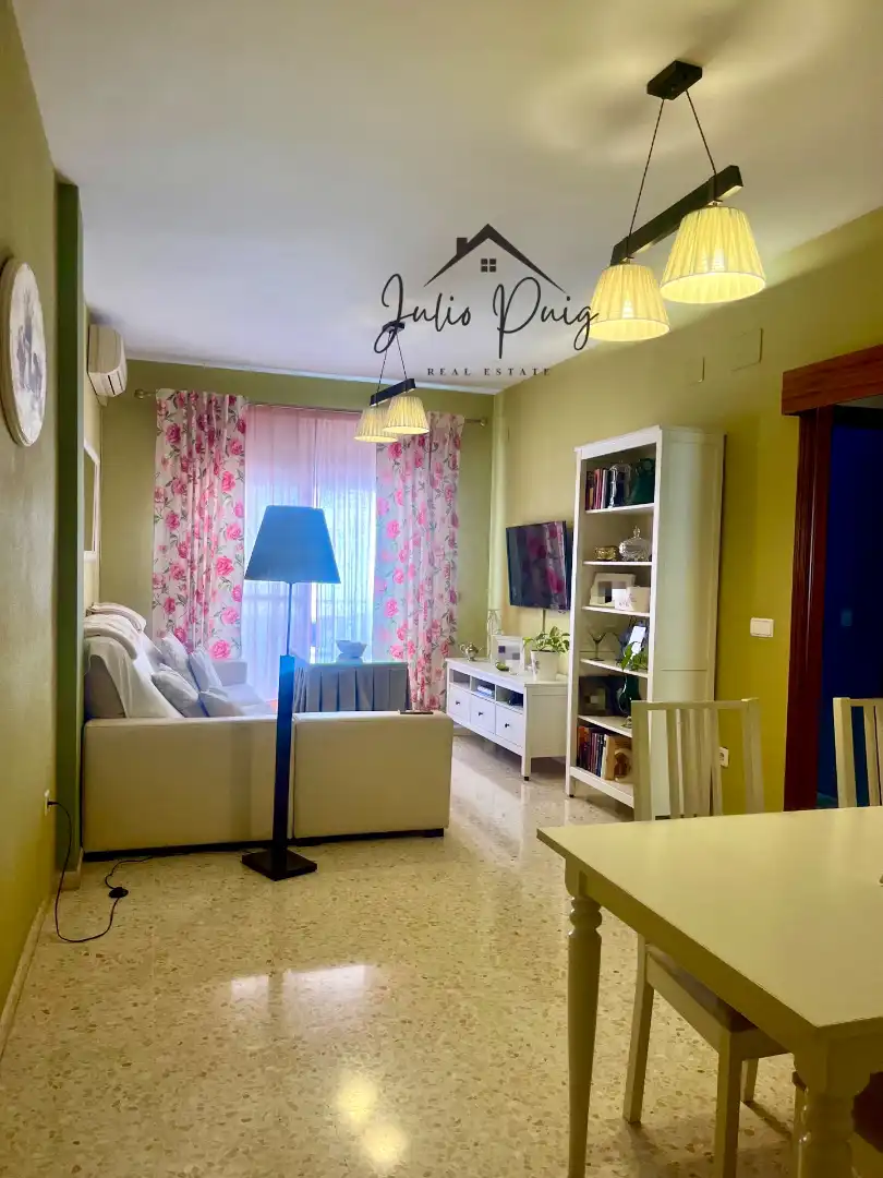 Sala d'estar de Pis en venda en Coria del Río amb Balcó