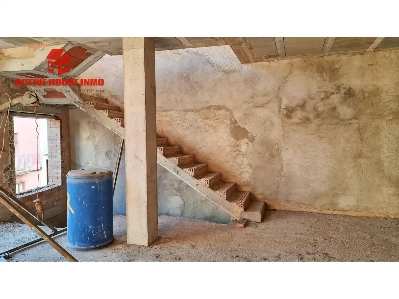 Casa adosada en venda en Santa Bàrbara amb Terrassa i Balcó