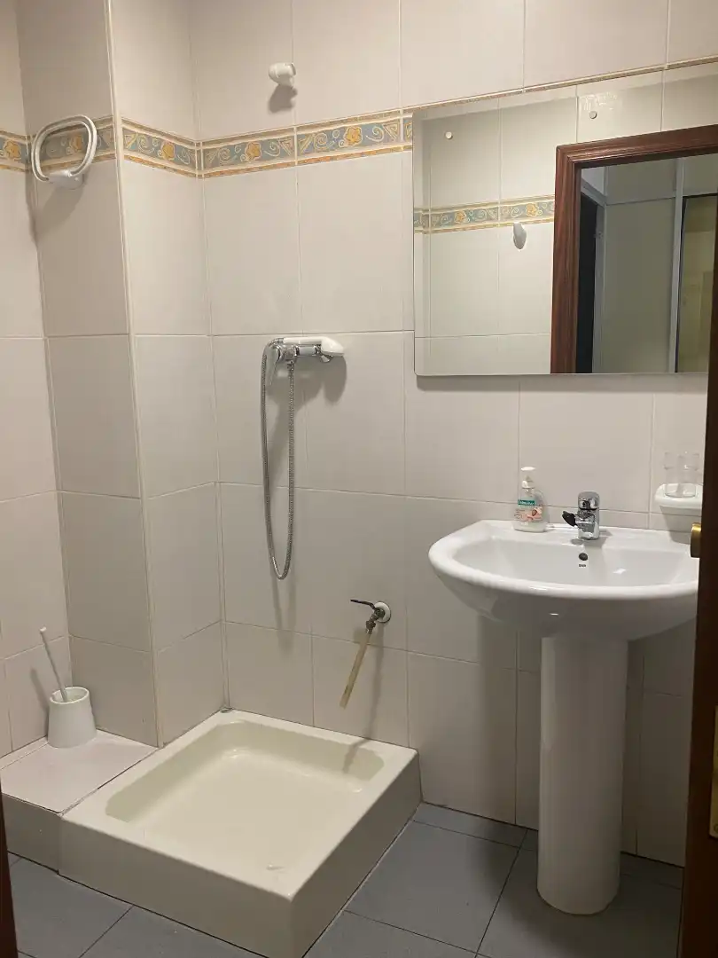 Bany de Oficina de lloguer en Valencia amb Aire condicionat i Moblat