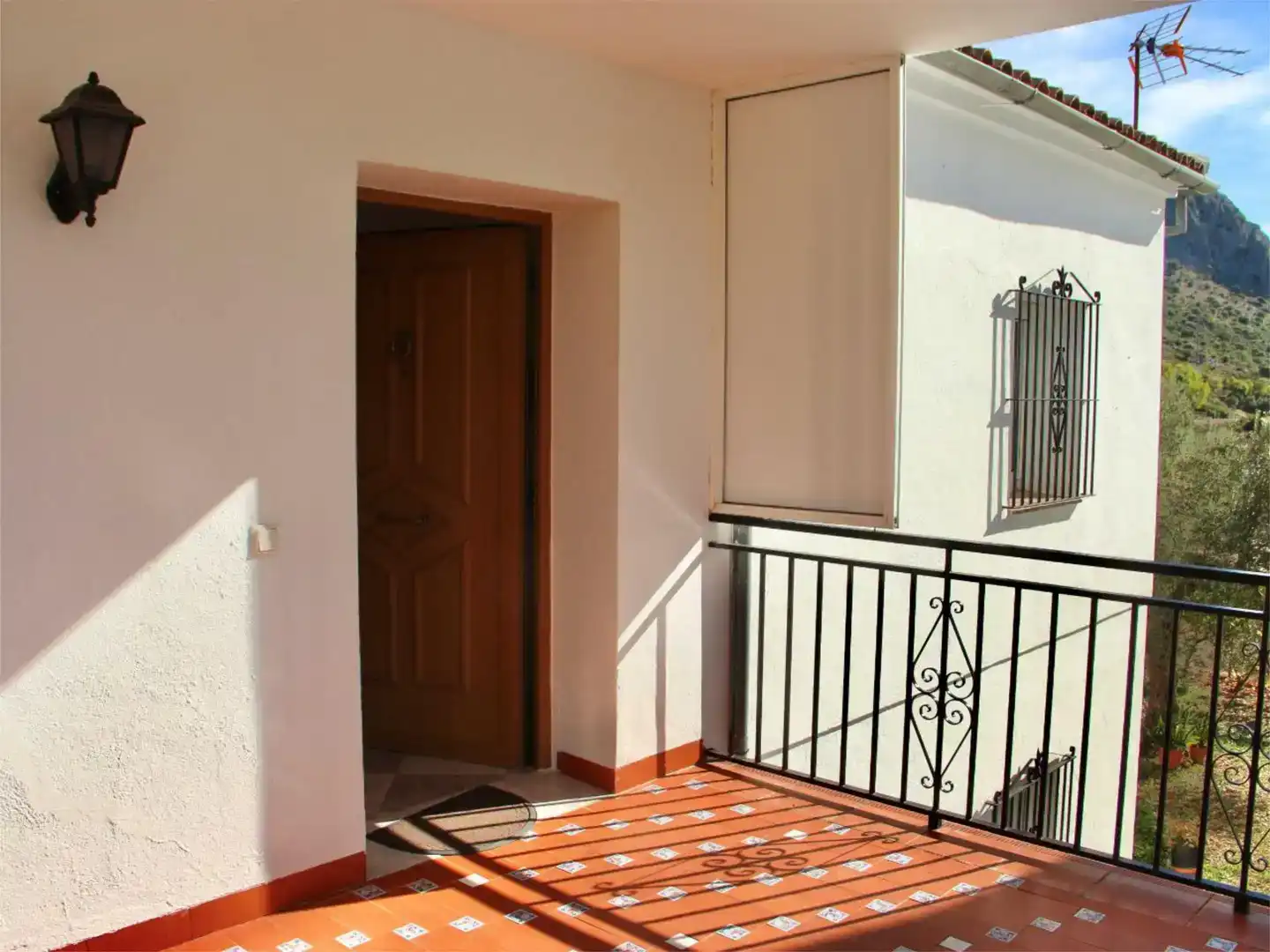 Terraza de Piso en venta en Benaocaz con Jardín privado, Trastero y Piscina