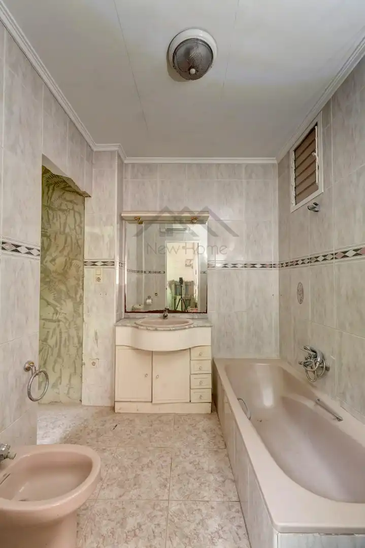 Baño de Finca rústica en venta en La Pobla de Vallbona con Terraza y Balcón