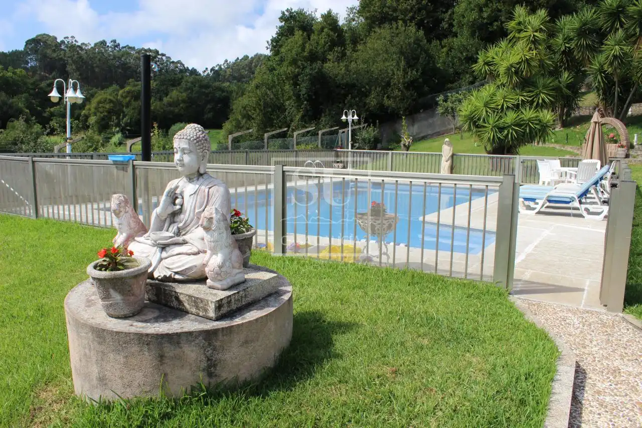 Piscina de Casa o chalet en venta en Nigrán con Calefacción, Jardín privado y Terraza