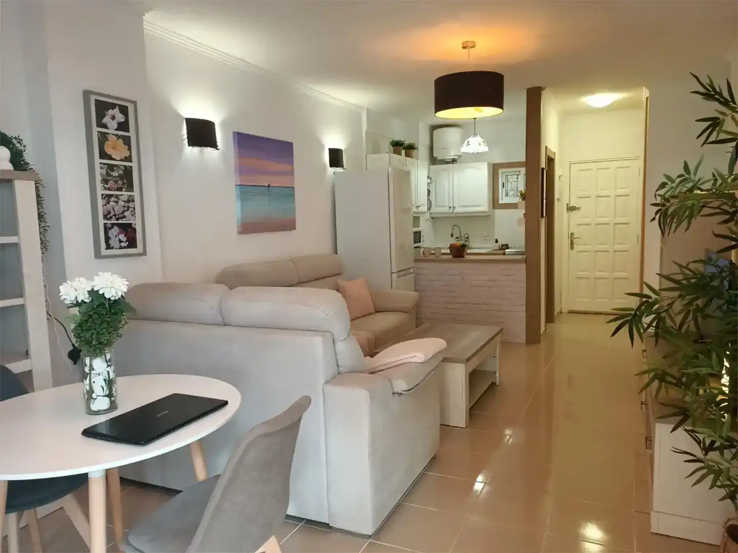 Sala de estar de Piso en venta en Arona con Aire acondicionado, Piscina y Amueblado