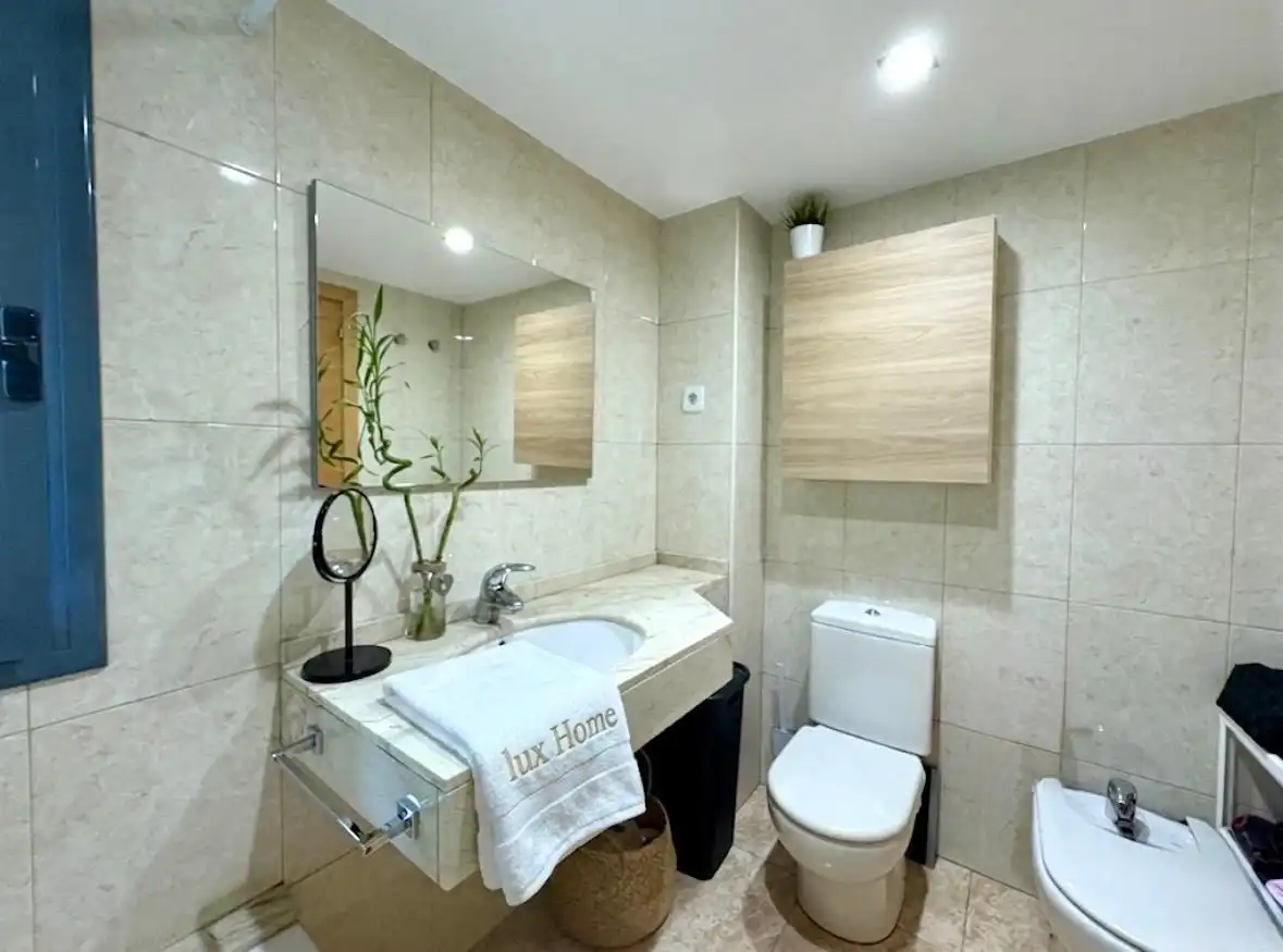 Baño de Piso en venta en Santa Perpètua de Mogoda con Aire acondicionado, Calefacción y Jardín privado