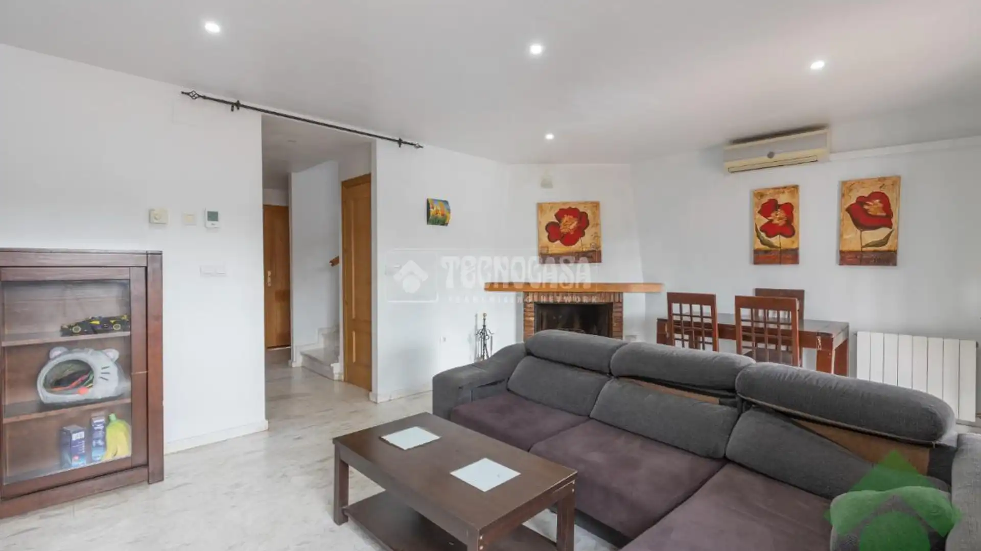 Sala de estar de Casa adosada en venta en Atarfe con Calefacción, Terraza y Amueblado