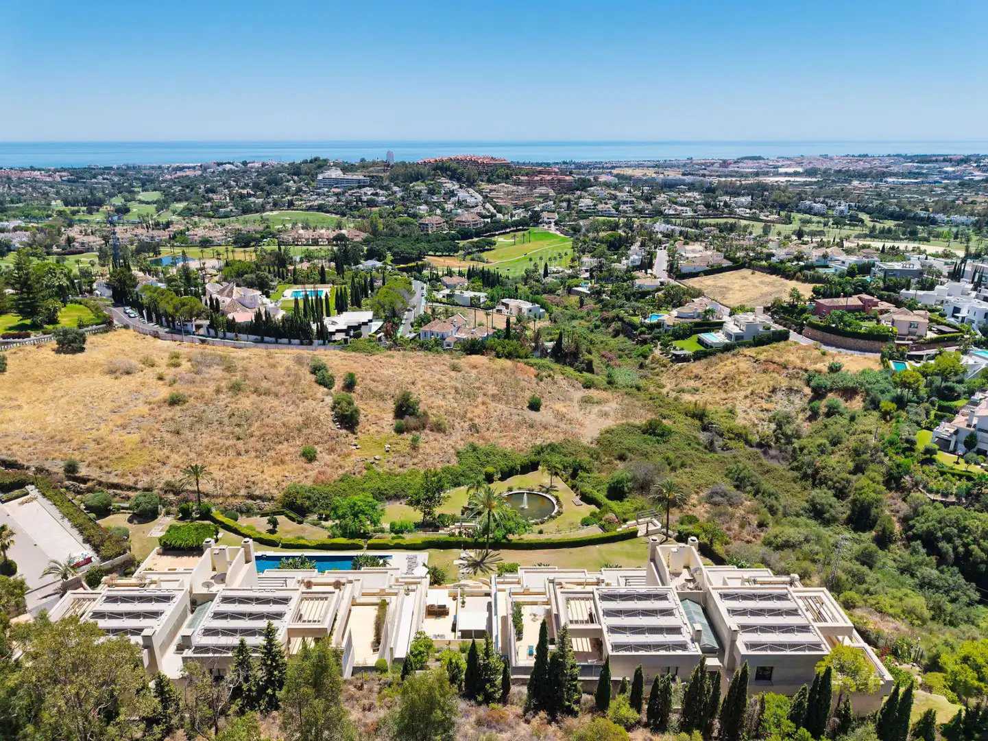 Vista exterior de Apartamento en venta en Marbella con Aire acondicionado, Terraza y Piscina