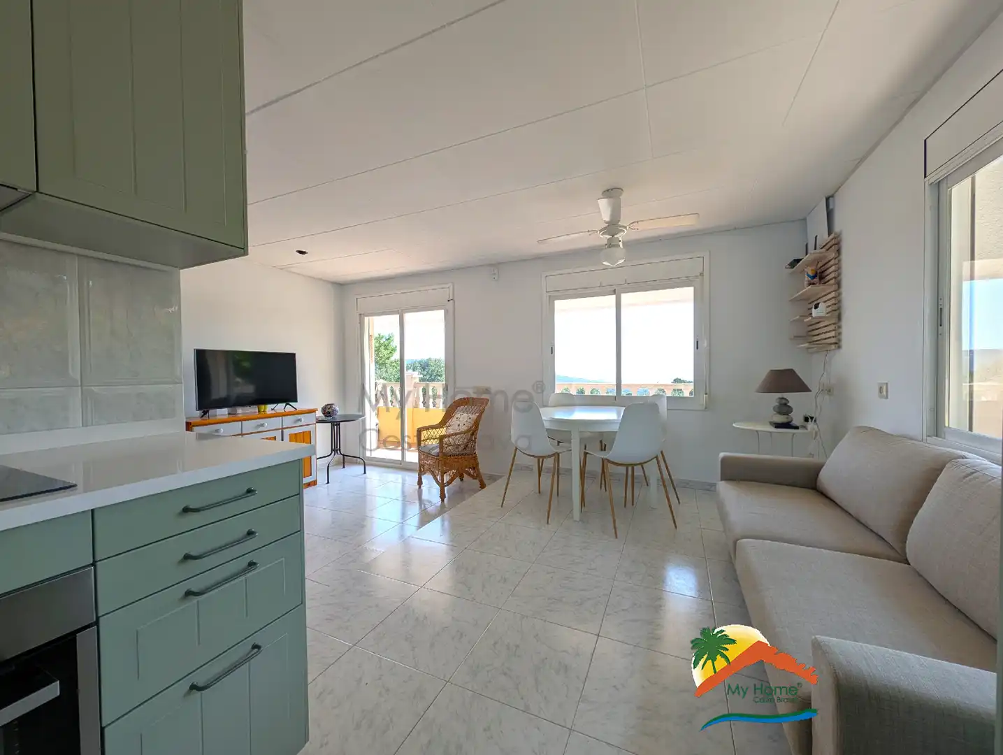 Sala d'estar de Casa o xalet en venda en Lloret de Mar amb Aire condicionat, Calefacció i Jardí privat