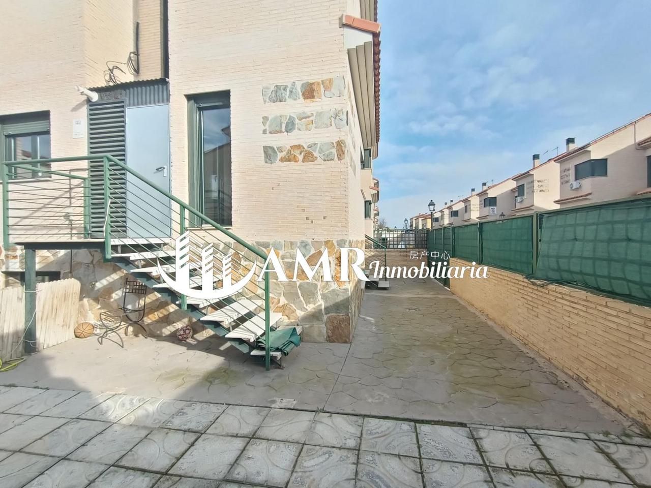 Single-family semi-detached for sale in Villaluenga de la Sagra