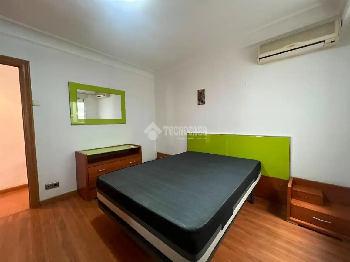 Bedroom of Flat for sale in Zaragoza