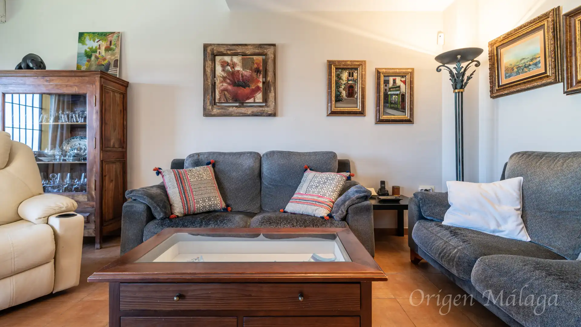 Sala de estar de Casa adosada en venta en Vélez-Málaga con Calefacción, Jardín privado y Terraza