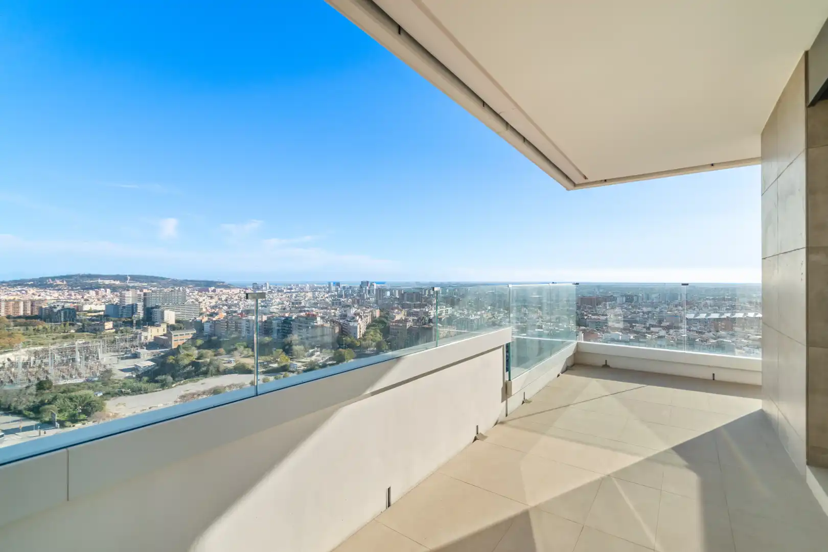 Terrasse von Wohnung zur Miete in Esplugues de Llobregat mit Klimaanlage, Heizung und Terrasse