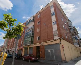 Exterior view of Flat for sale in Palencia Capital  with Terrace and Balcony