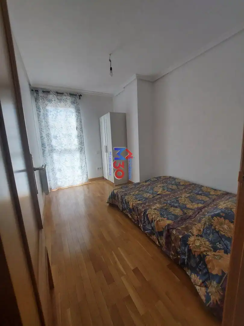 Habitación de Apartamento de alquiler en Miranda de Ebro con Calefacción, Parquet y Terraza