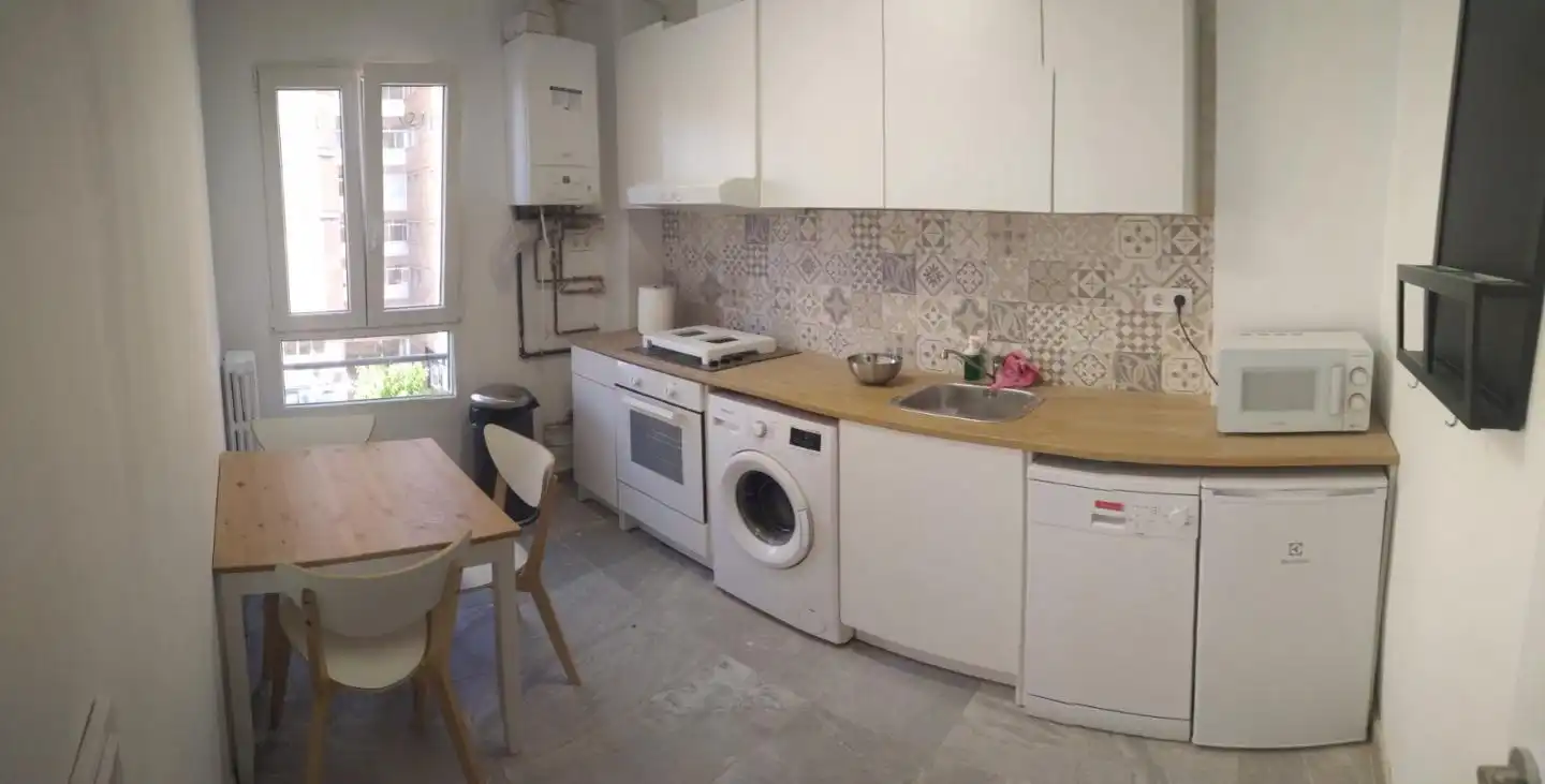 Cocina de Piso para compartir en Teruel con Calefacción, Parquet y Amueblado