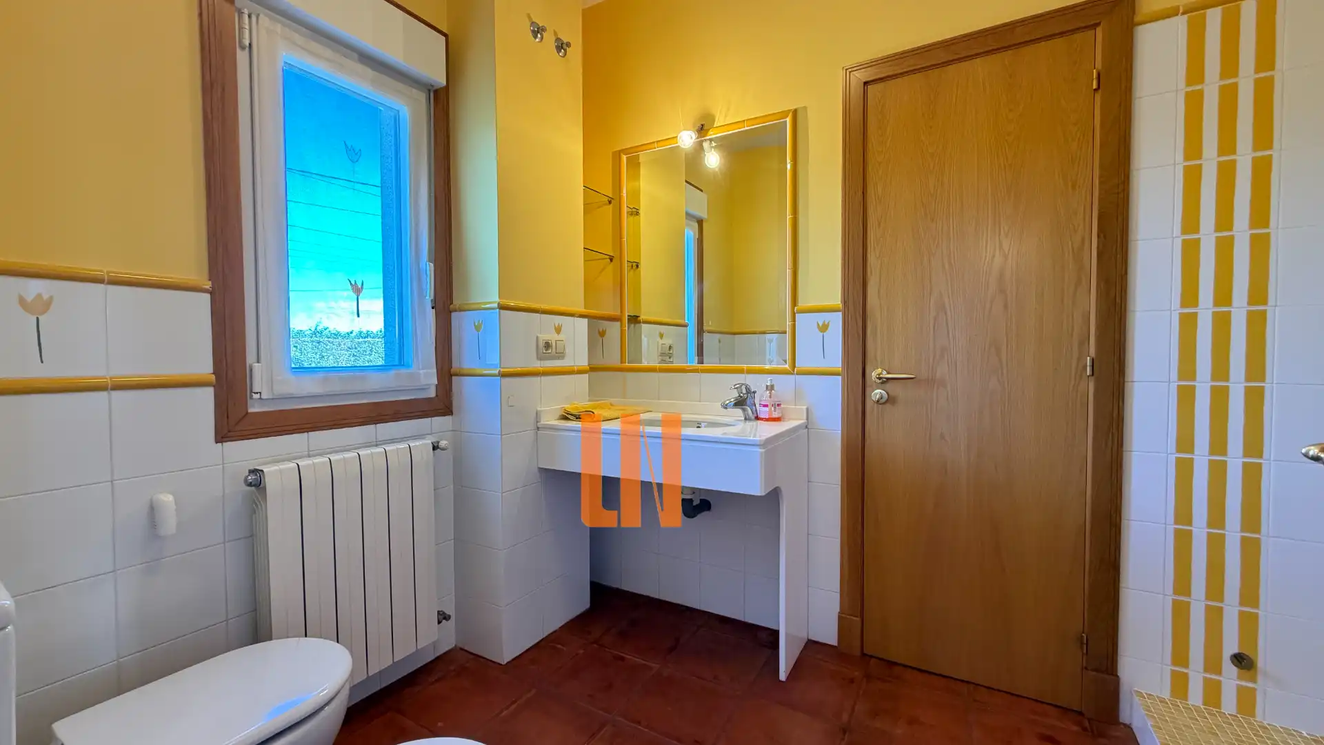 Bathroom of Houses for sale in Miño  with Heating, Private garden and Parquet flooring