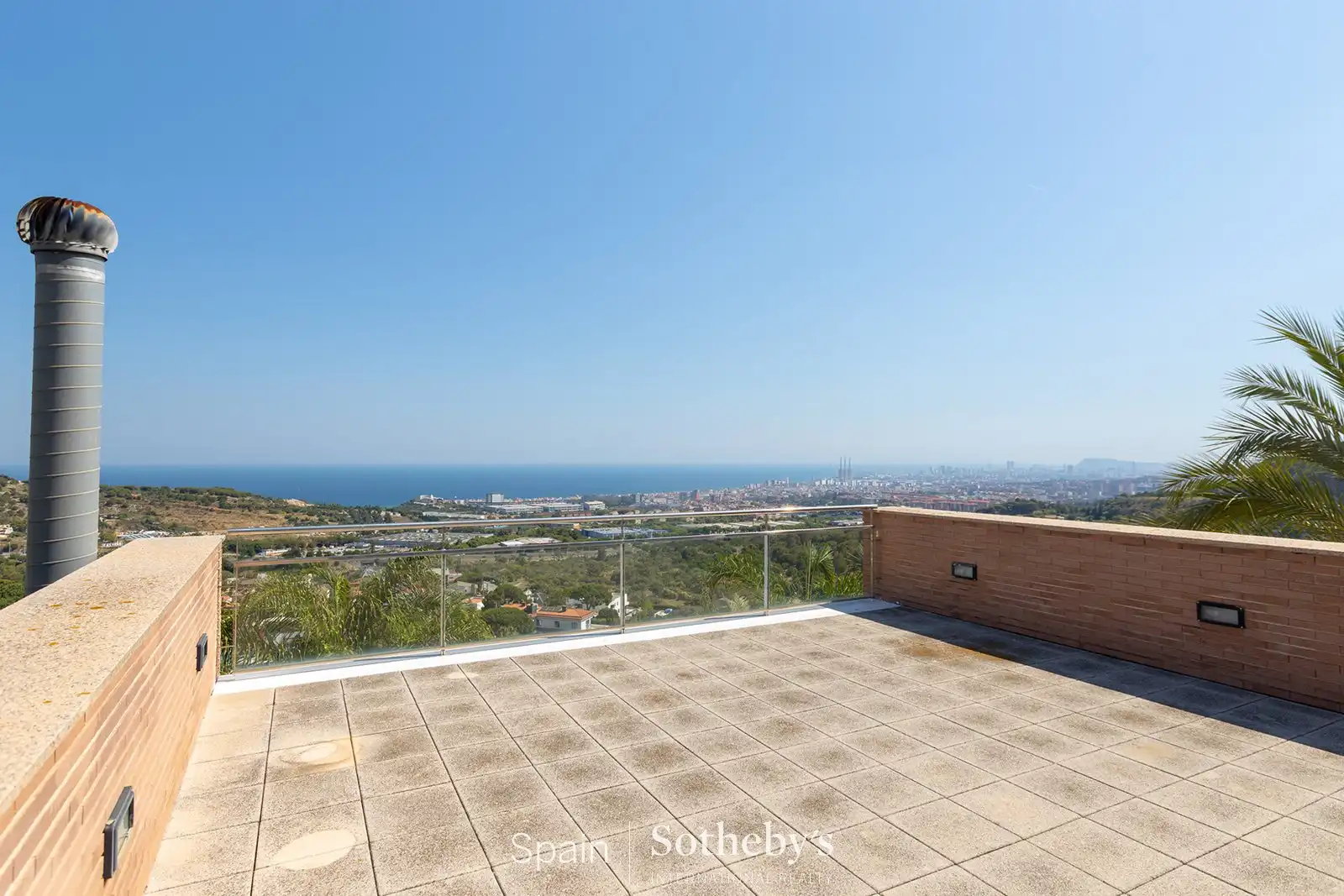 Terraza de Casa o chalet en venta en Badalona con Aire acondicionado, Calefacción y Jardín privado