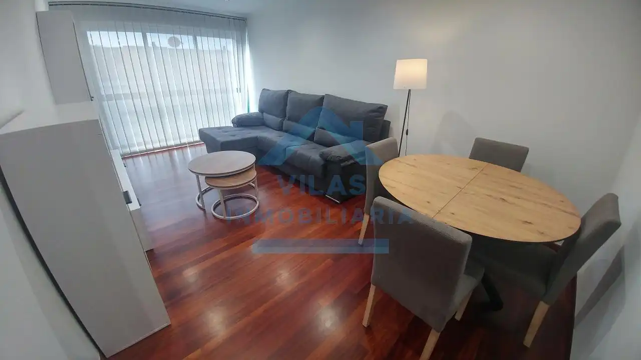 Wohnzimmer von Wohnungen zur Miete in Ames mit Heizung, Abstellraum und Möbliert