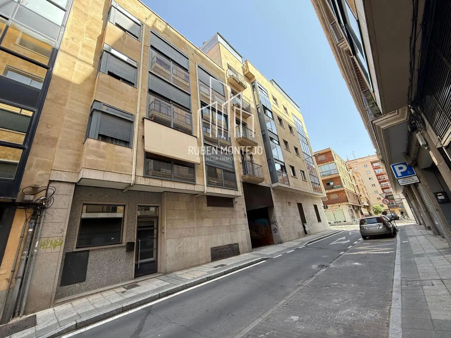 Vista exterior de Apartament de lloguer en Salamanca amb Calefacció, Terrassa i Moblat