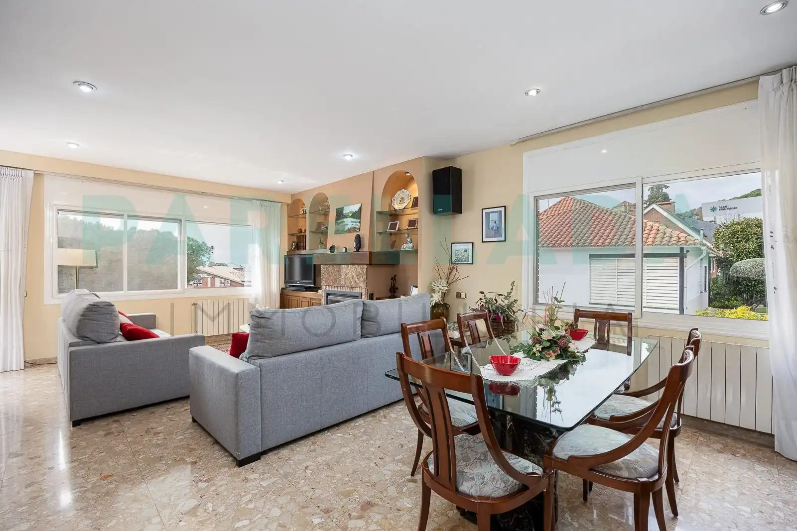 Sala de estar de Casa o chalet en venta en Badalona con Aire acondicionado, Calefacción y Jardín privado
