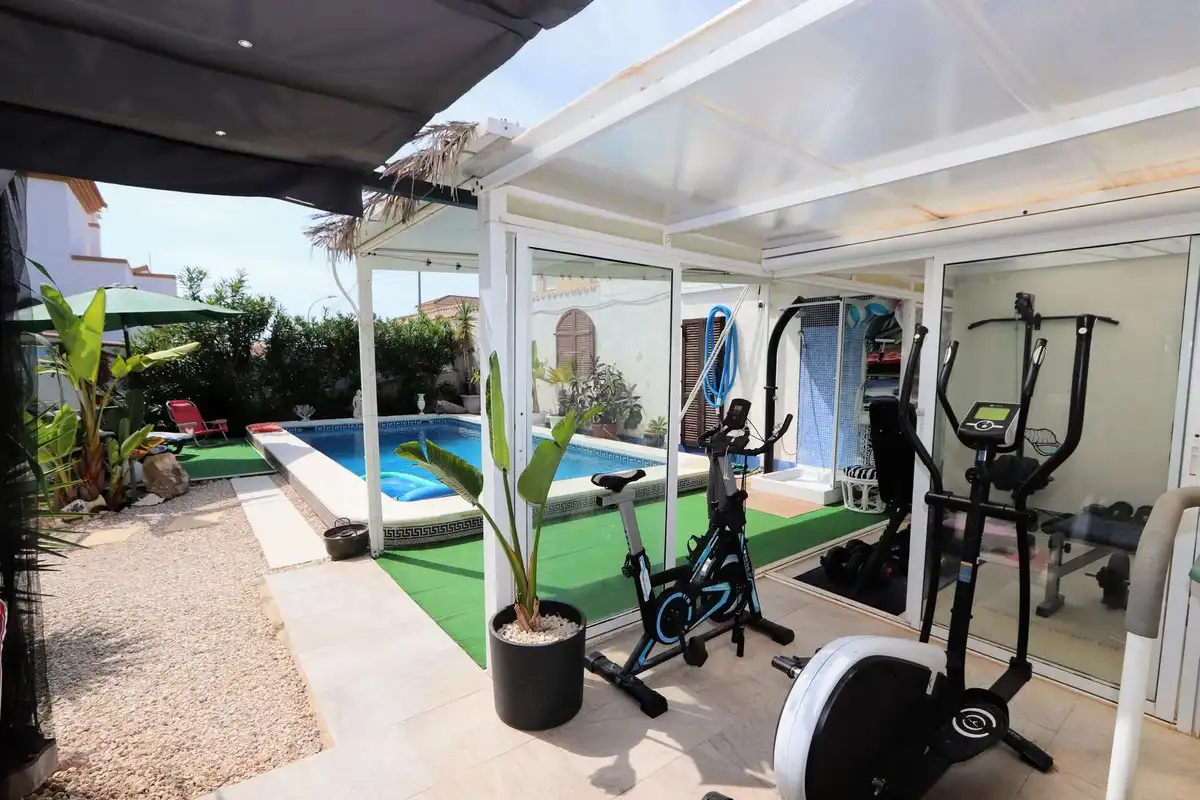 Piscina de Casa o chalet en venta en Alicante / Alacant con Aire acondicionado, Jardín privado y Terraza