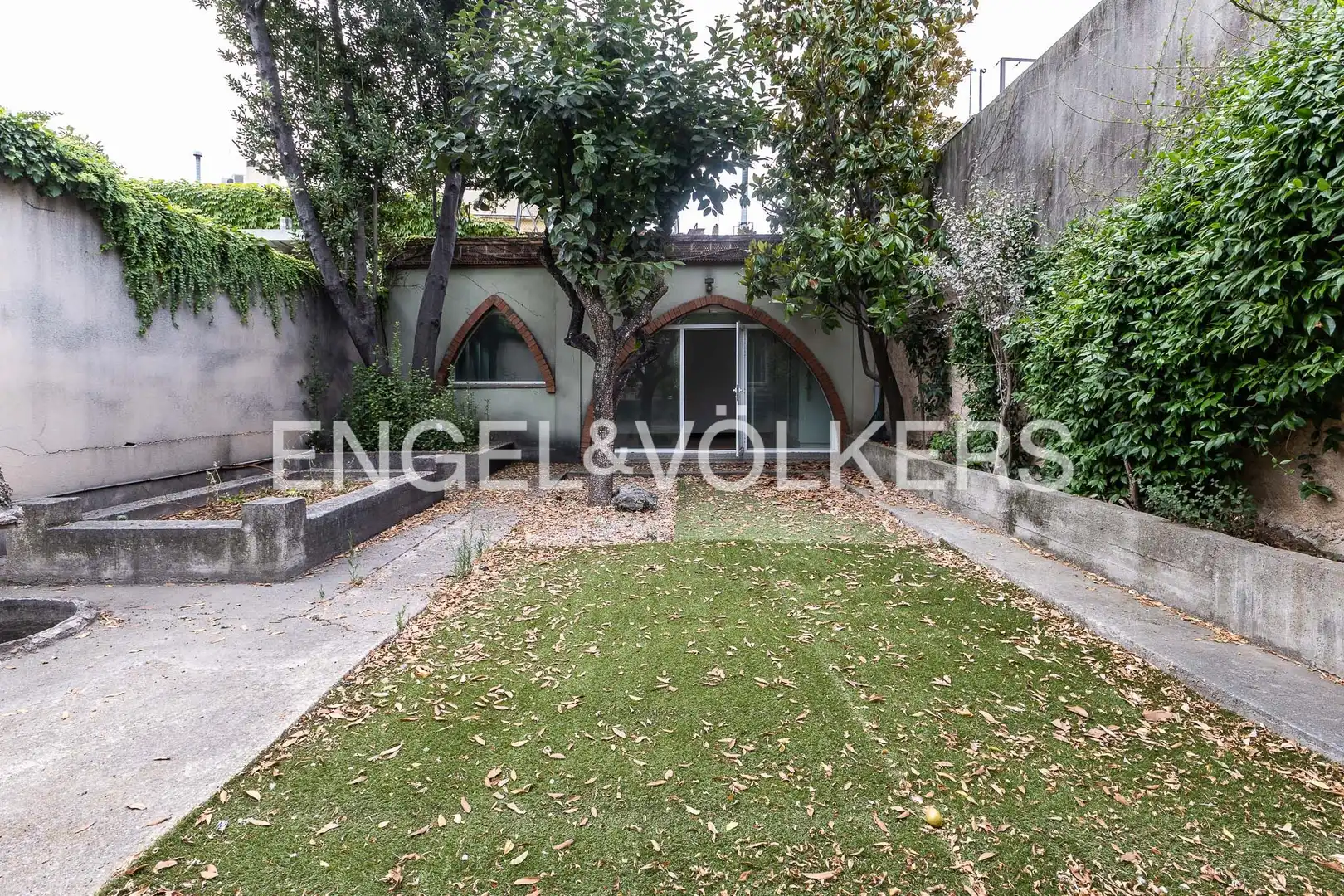 Vista exterior de Casa adosada en venda en Sabadell amb Aire condicionat, Calefacció i Jardí privat
