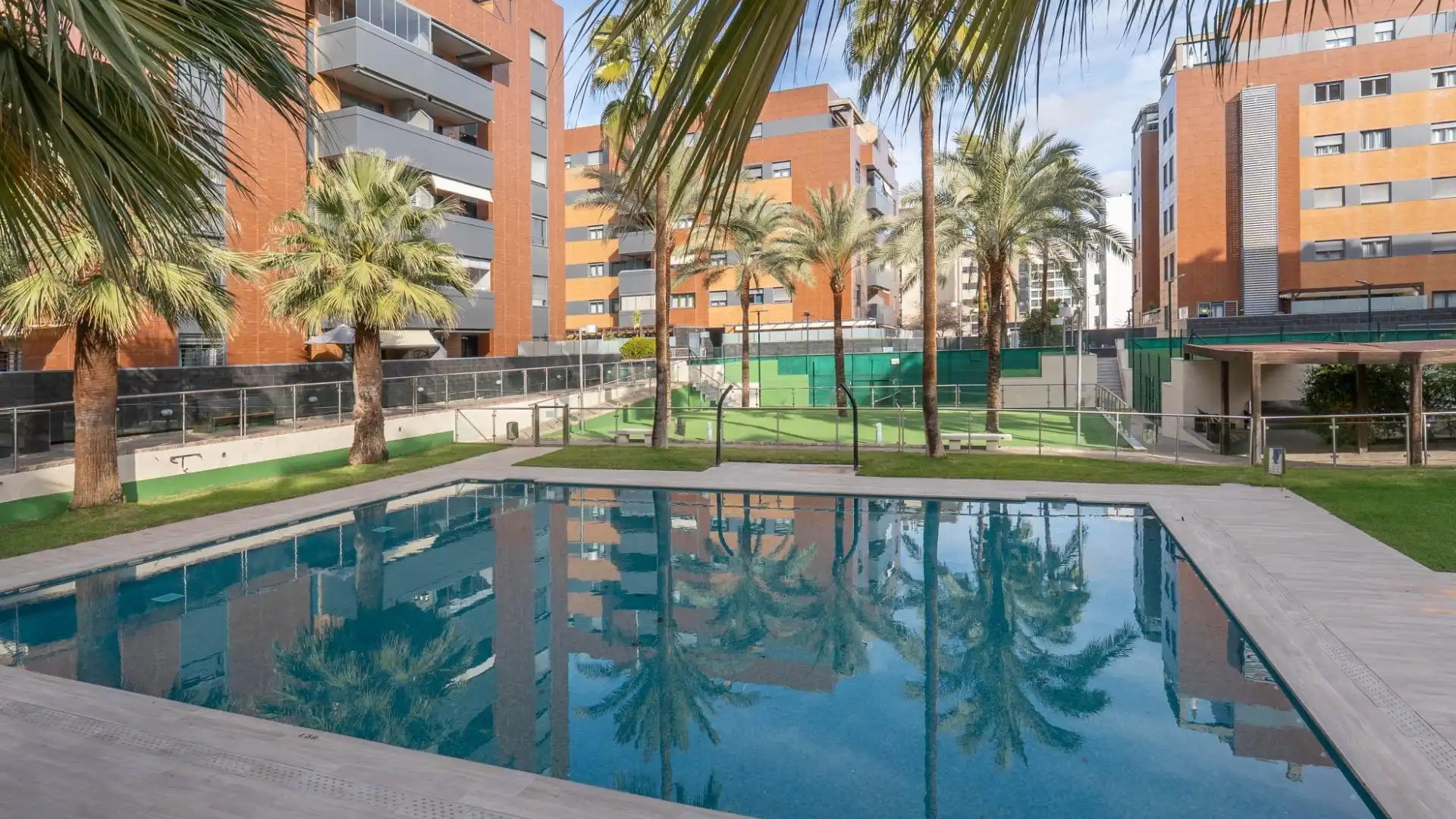 Swimming pool of Flat for sale in  Granada Capital  with Heating, Private garden and Balcony