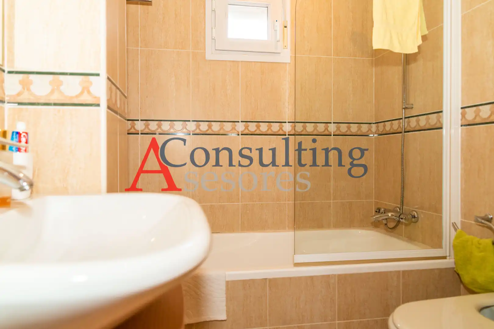 Baño de Dúplex en venta en San Juan del Puerto con Amueblado, Horno y Lavadora