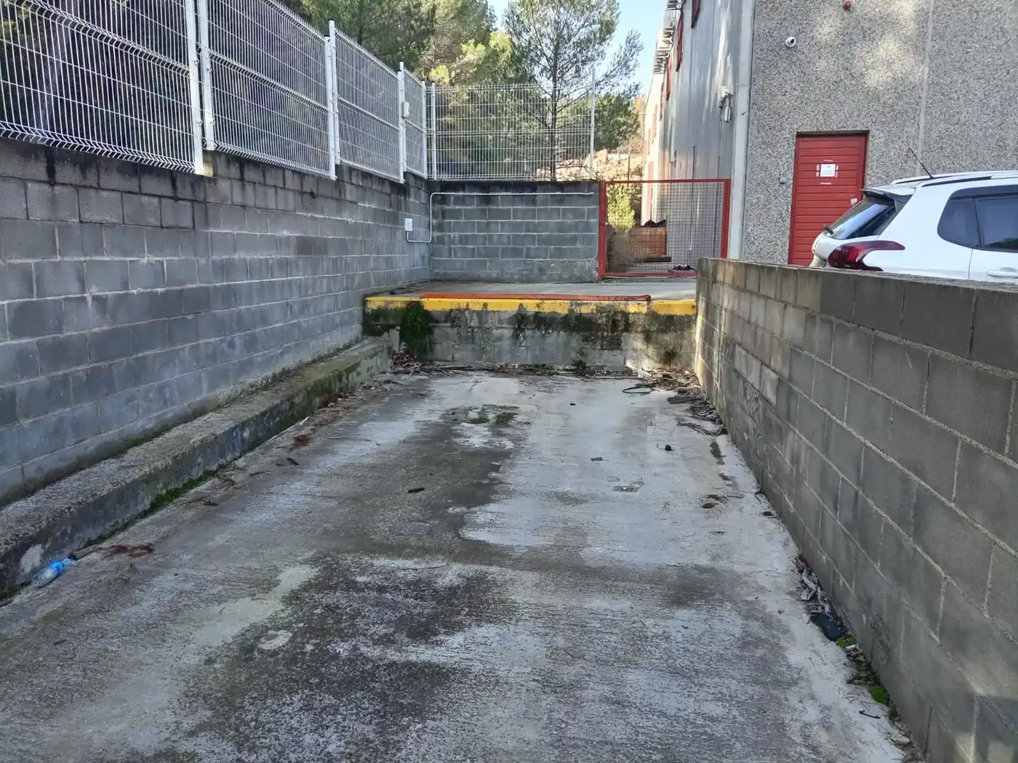 Parkplatz von Fabrikhallen zum Verkauf in Sant Vicenç de Castellet
