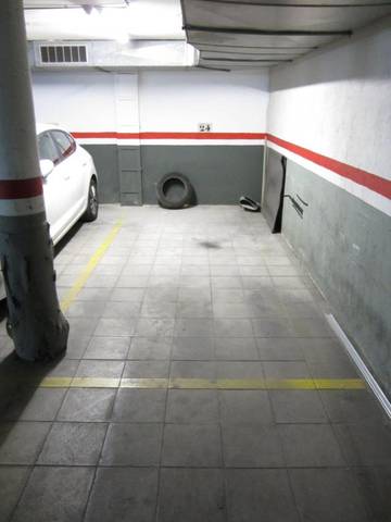 Garaje en Alquiler en Mossèn Lluís Pañella en Centre