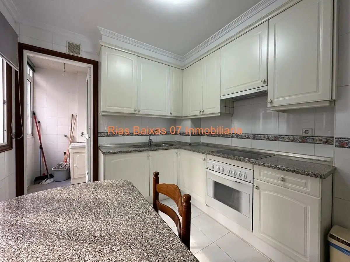 Cocina de Piso en venta en Vigo  con Calefacción