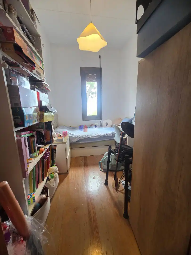 Dormitori de Pis en venda en Barcelona amb Jardí privat, Terrassa i Traster