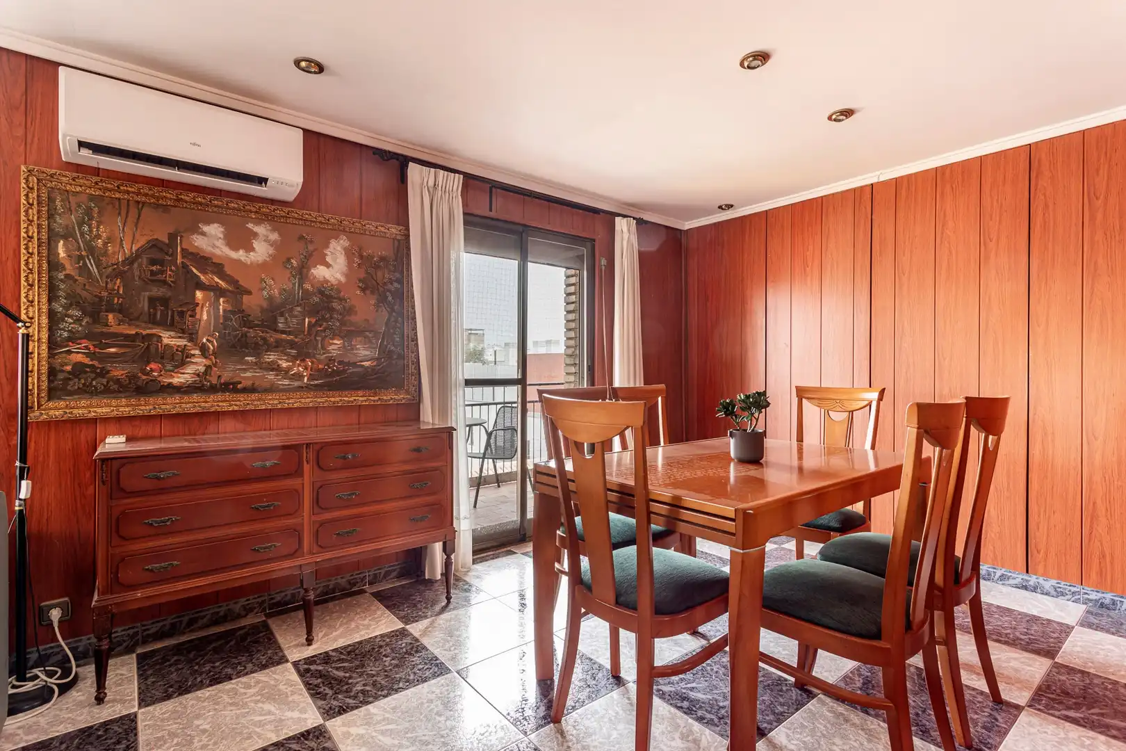 Comedor de Piso en venta en Valencia con Aire acondicionado, Calefacción y Balcón