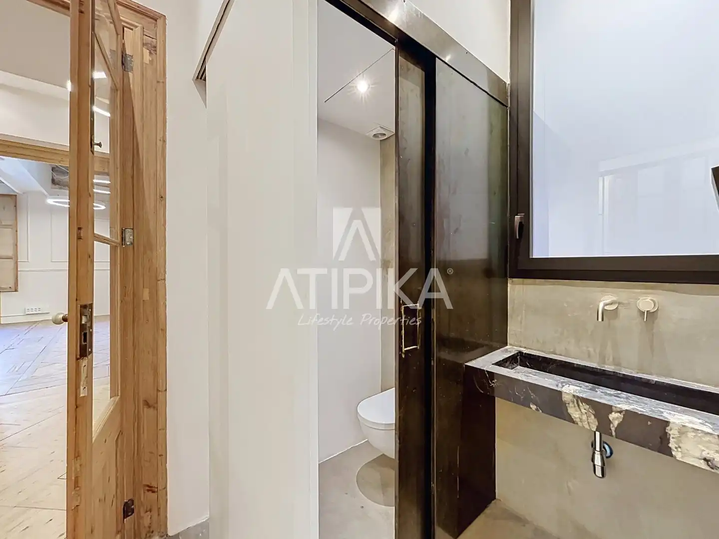 Baño de Oficina de alquiler en Barcelona con Aire acondicionado