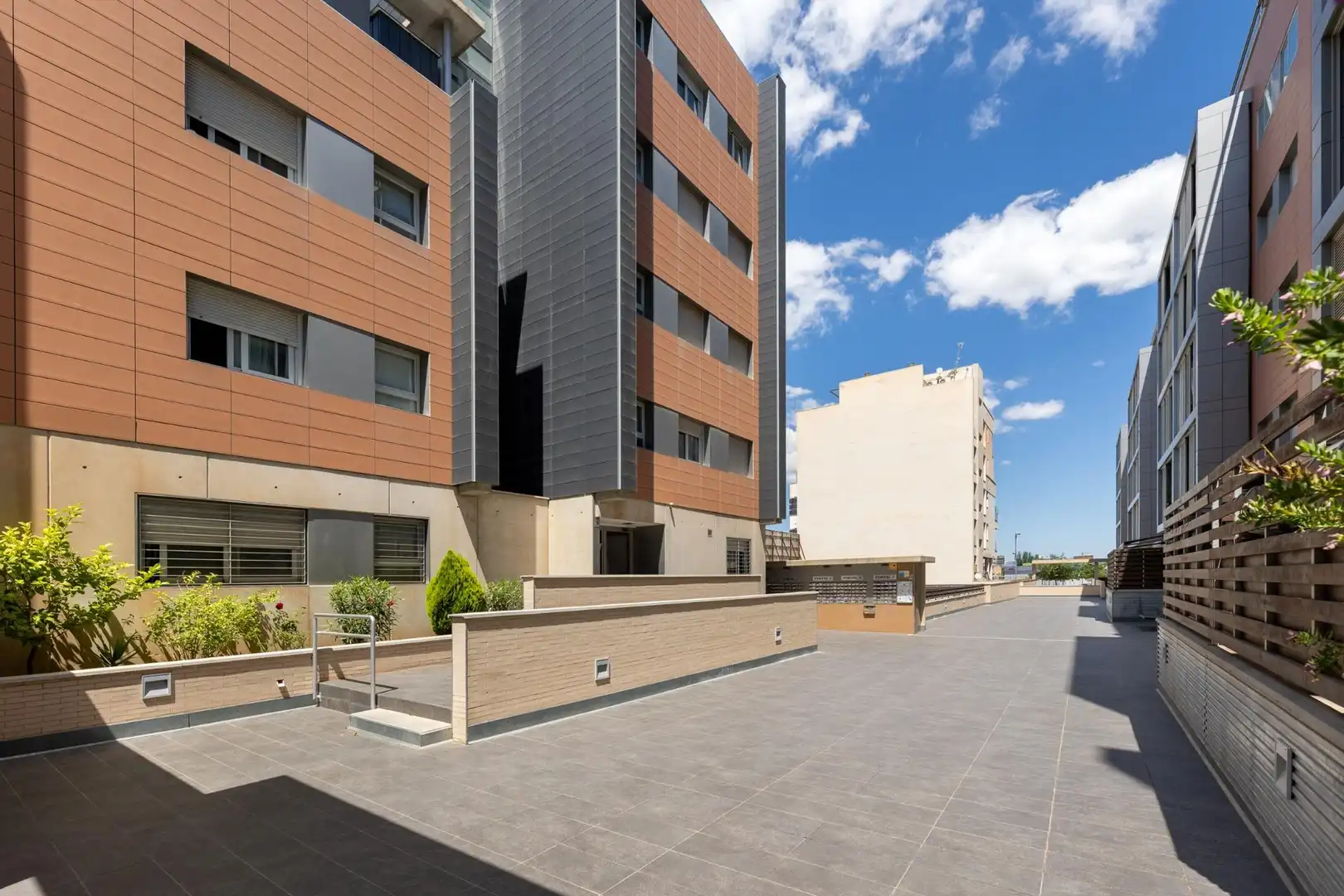 Exterior view of Flat for sale in Armilla