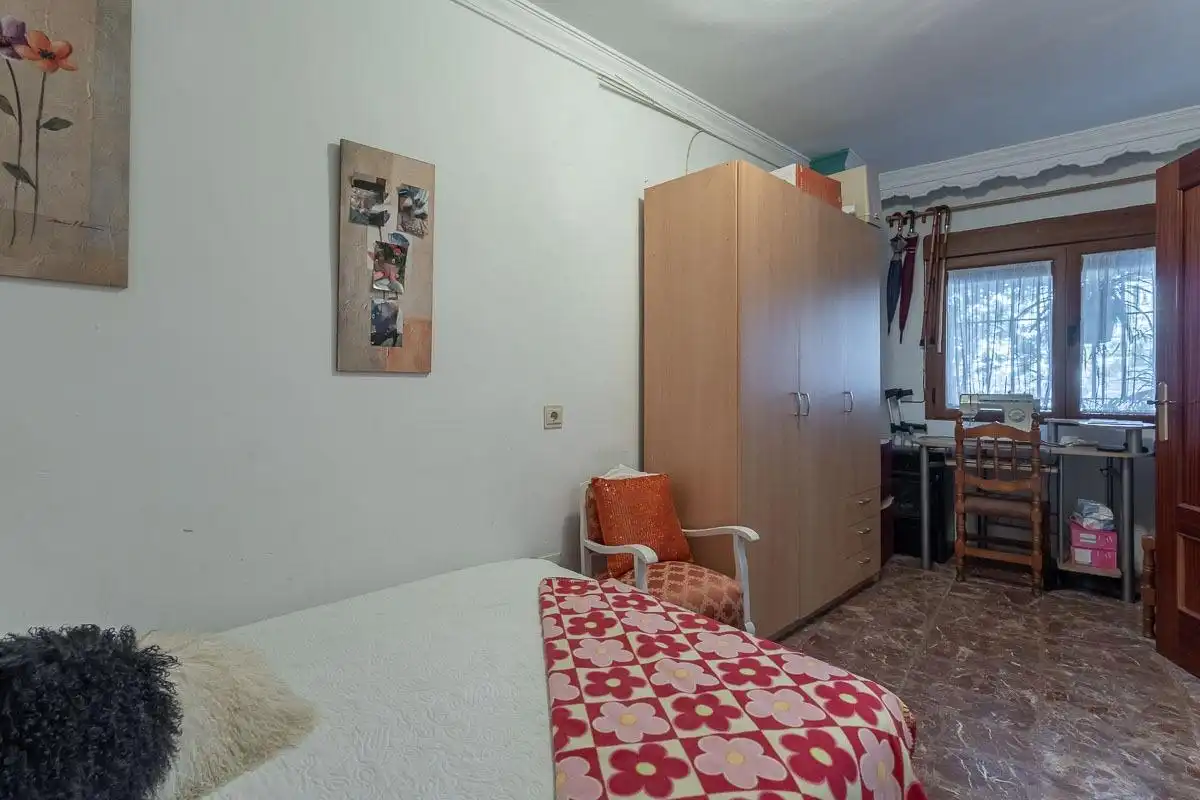 Dormitori de Casa o xalet en venda en Granada amb Terrassa i Balcó
