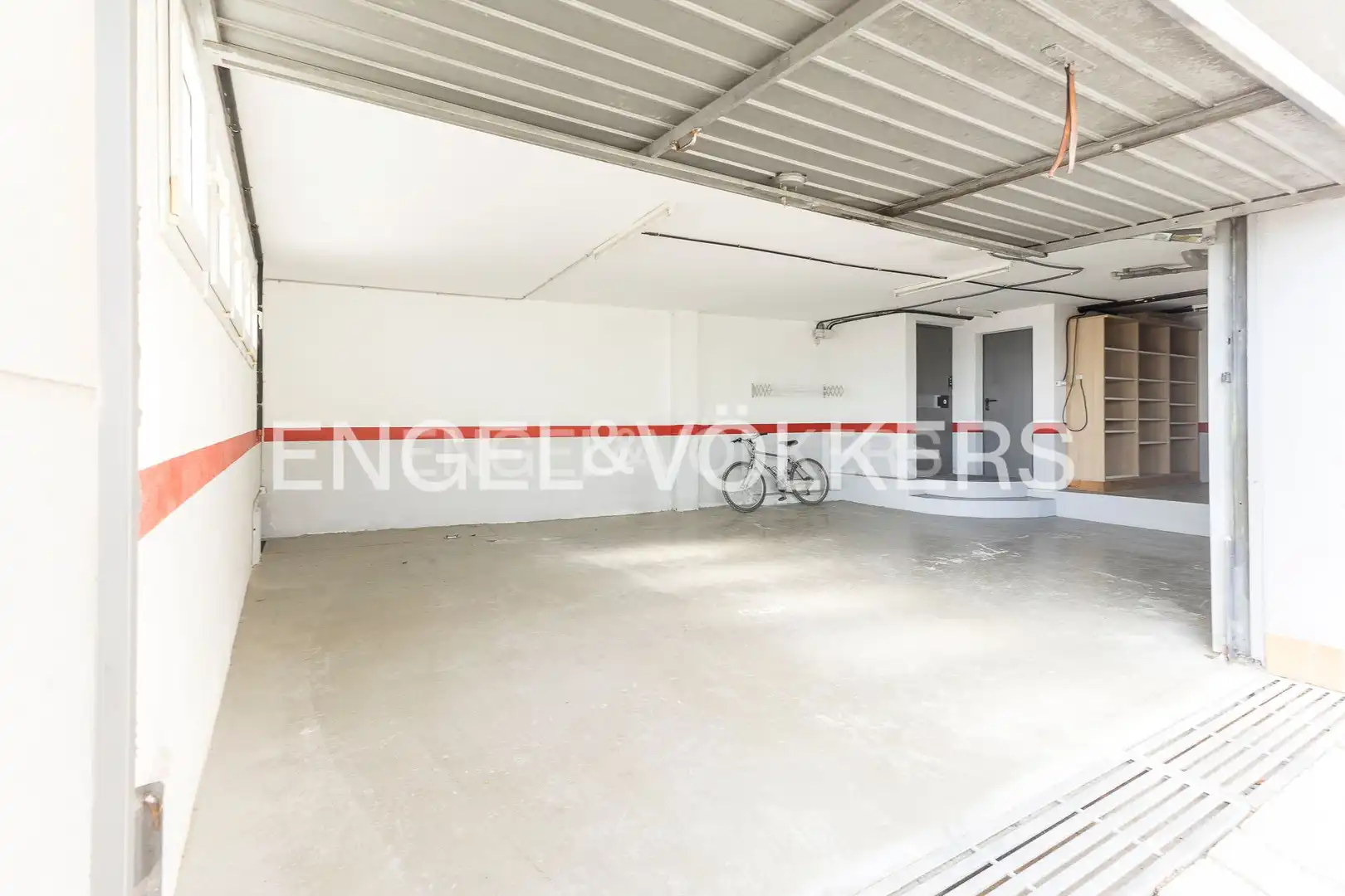 Houses for sale in Barcelona  with Air Conditioner, Heating and Private garden