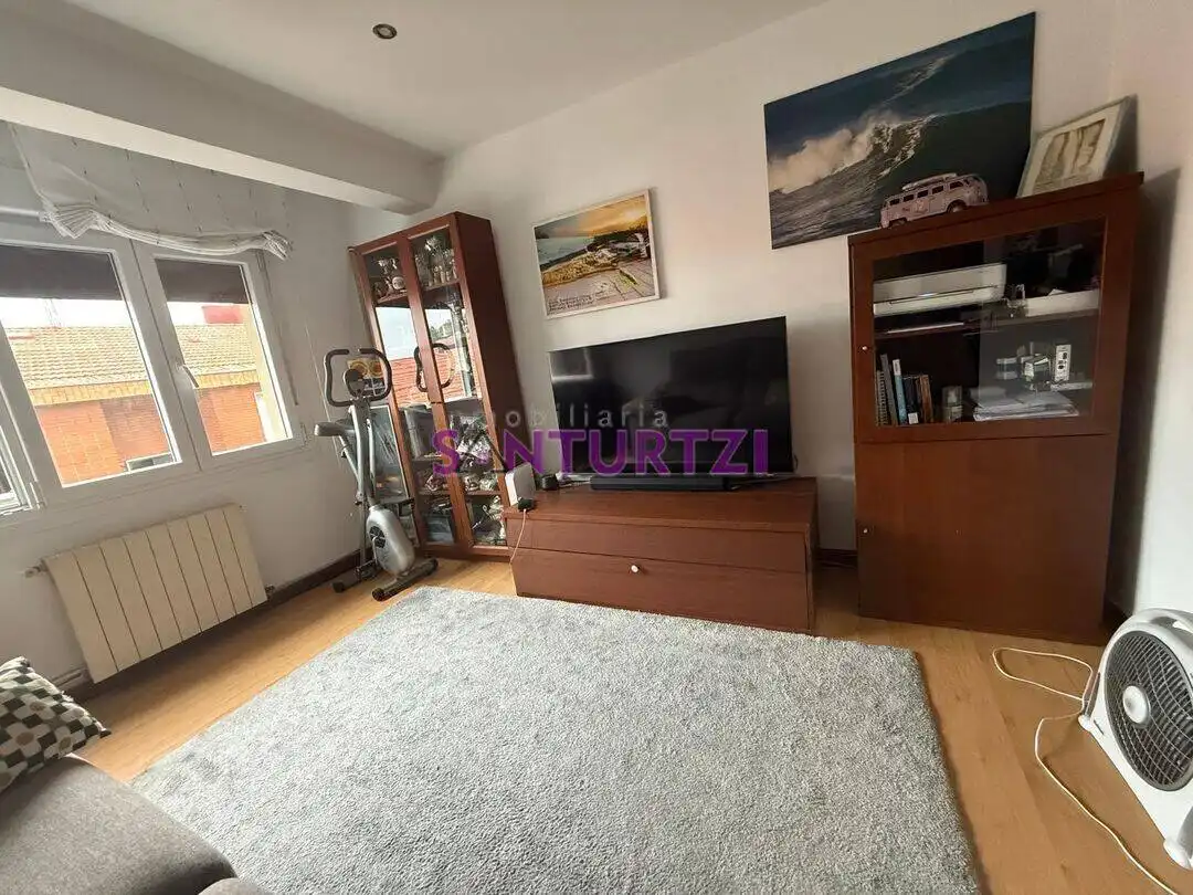 Bedroom of Flat for sale in Santurtzi   with Heating and Storage room