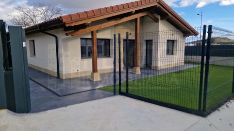 Oportunidad, chalet independiente a estrenar en Haro.