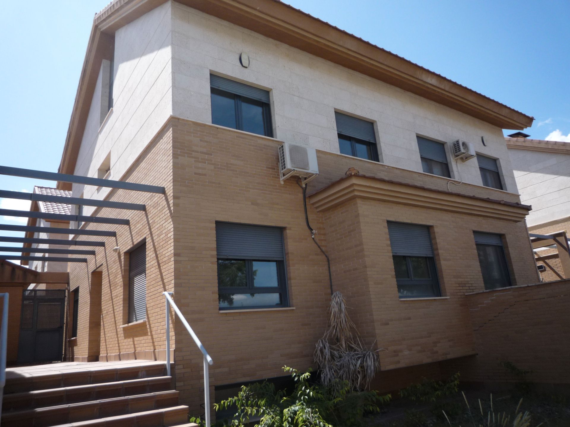 Single-family semi-detached to rent in Avenida Doctor Francisco Gaspar Huelves, Facultad de Medicina