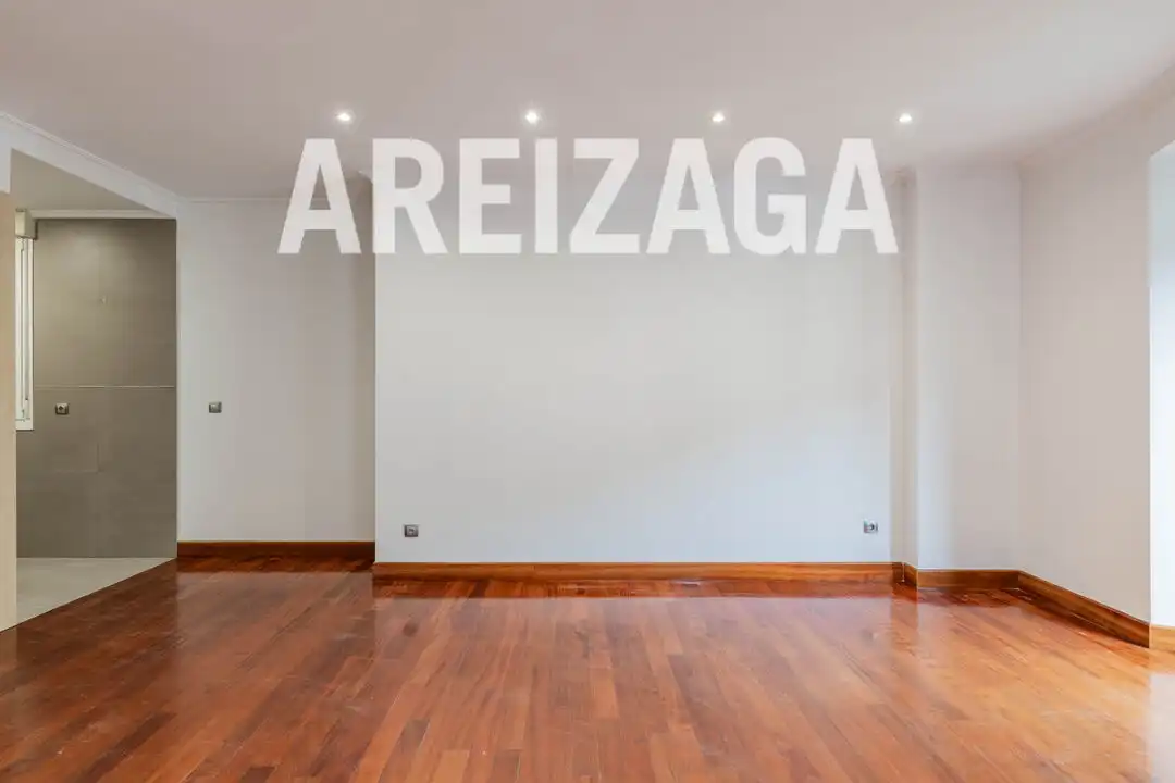 Flat for sale in Donostia - San Sebastián   with Heating and Balcony