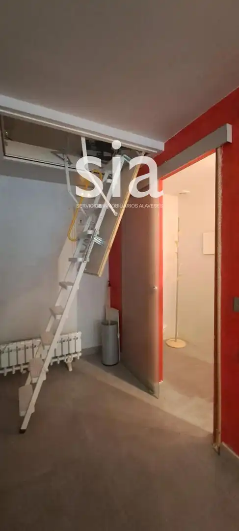 Habitación de Local de alquiler en Vitoria - Gasteiz