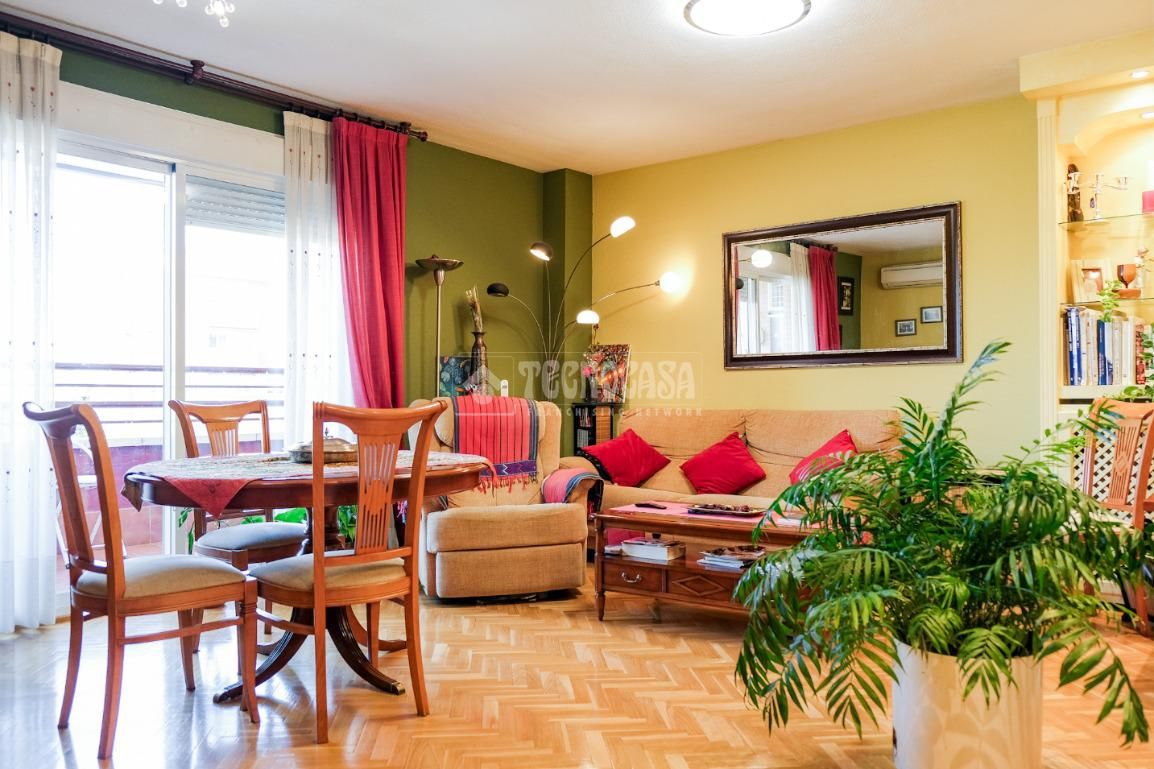 Living room of Flat for sale in  Madrid Capital  with Air Conditioner, Heating and Terrace
