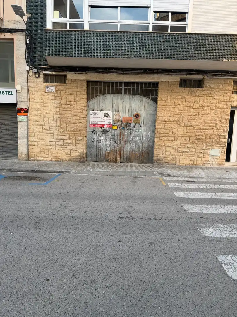 Local comercial en venda a Carrer Carrer Cerdanya, imagen 4