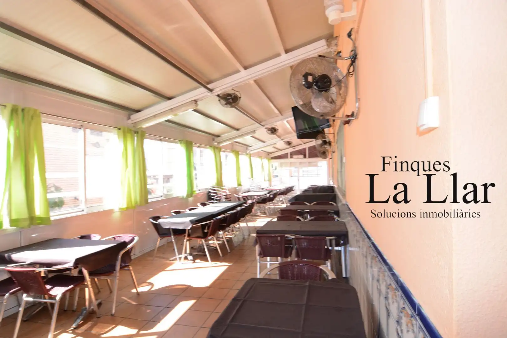 Commercial properties for sale in d'Ernest Lluch, Torrent Ballester