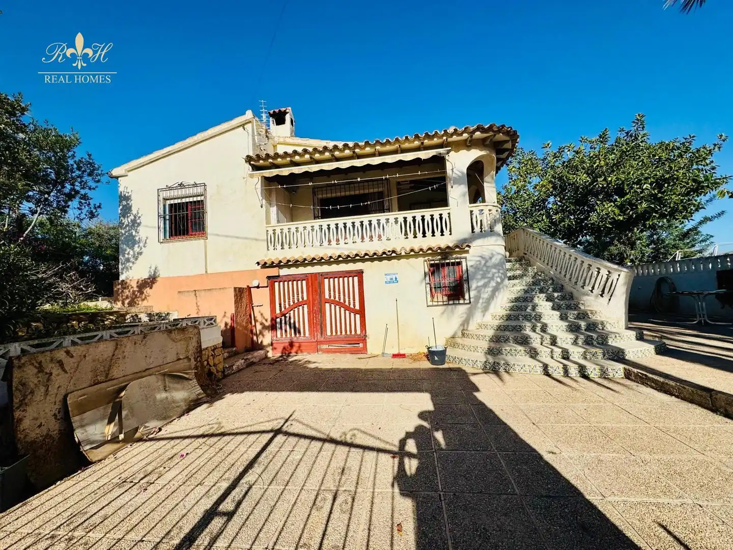 Vista exterior de Casa o xalet en venda en L'Alfàs del Pi amb Terrassa i Piscina