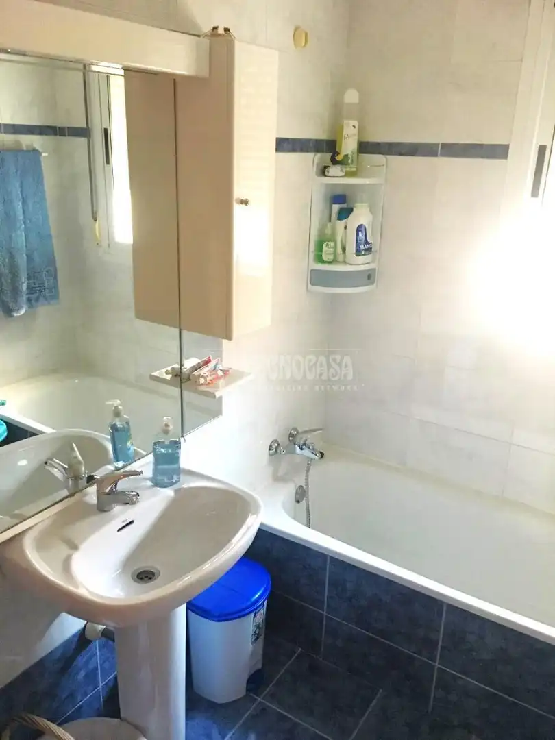 Baño de Piso en venta en Parla con Aire acondicionado