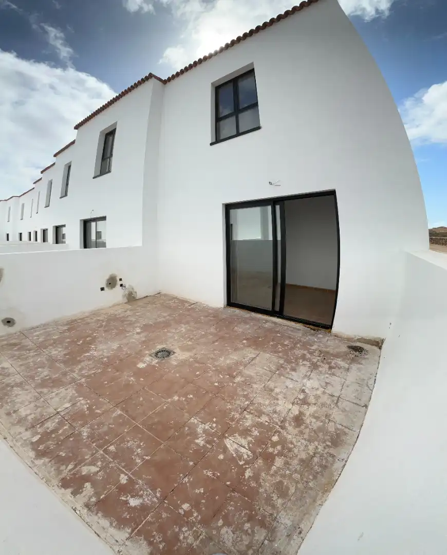 Casa adosada en venta en La Oliva con Terraza y Balcón