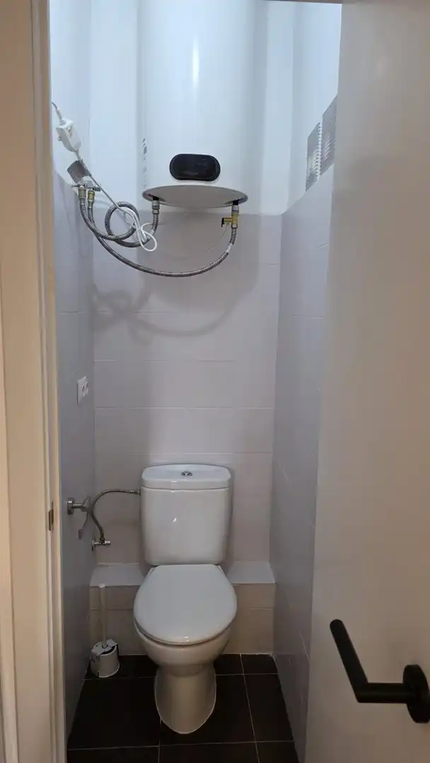Badezimmer von Wohnung zur Miete in Barcelona mit Klimaanlage, Möbliert und Waschmaschine