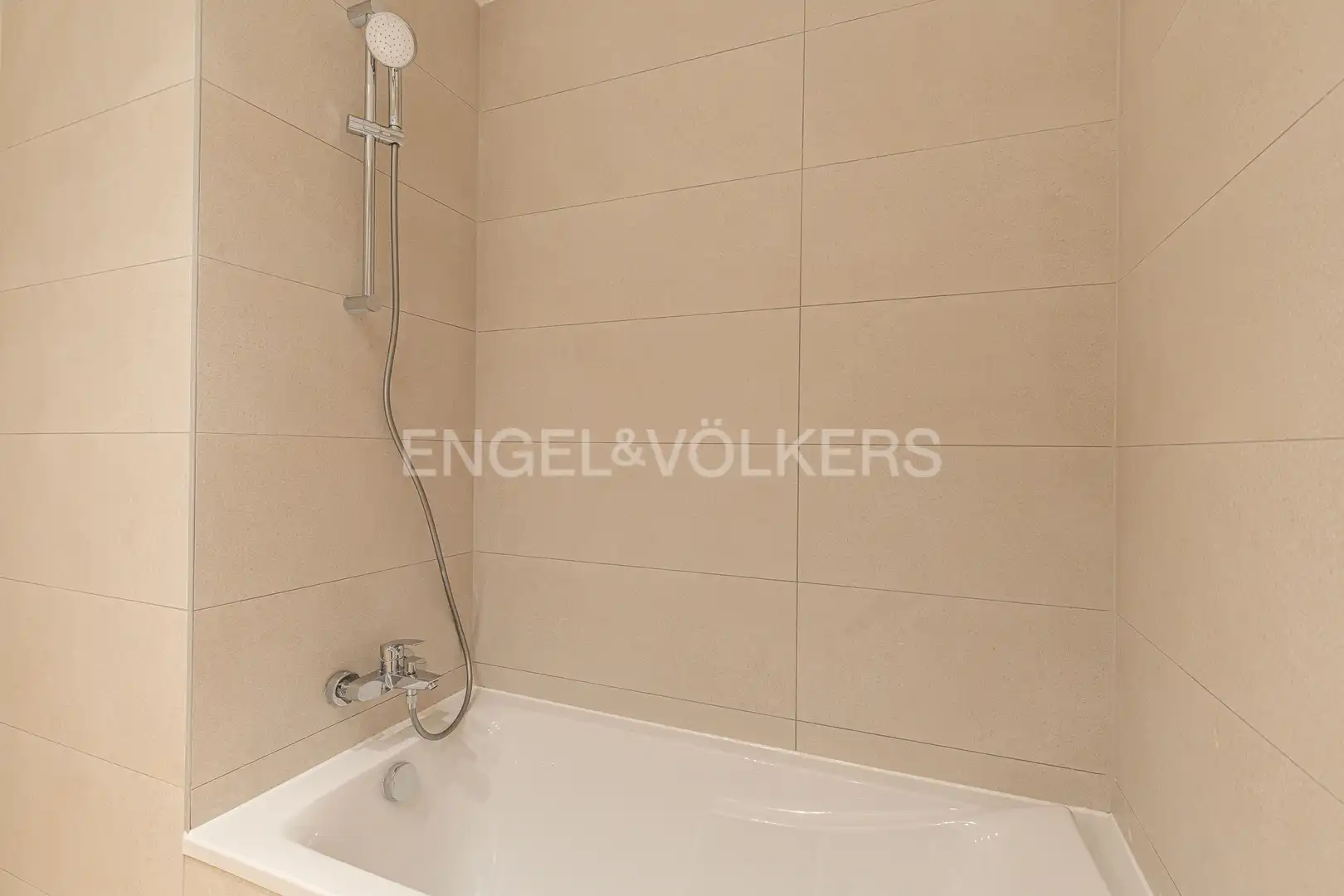 Bathroom of Detached homes for rent in Boadilla del Monte  with Air Conditioner, Heating and Private garden