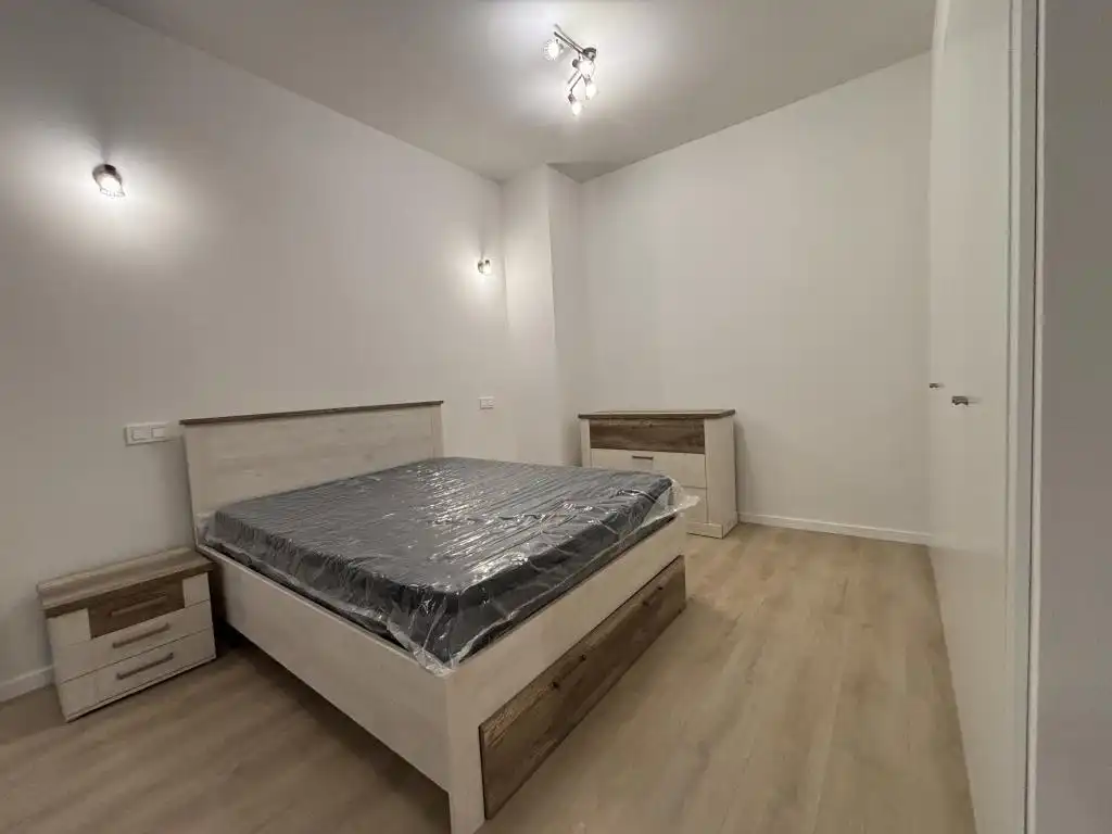 Dormitori de Estudi de lloguer en Madrid amb Aire condicionat, Moblat i Piscina comunitària
